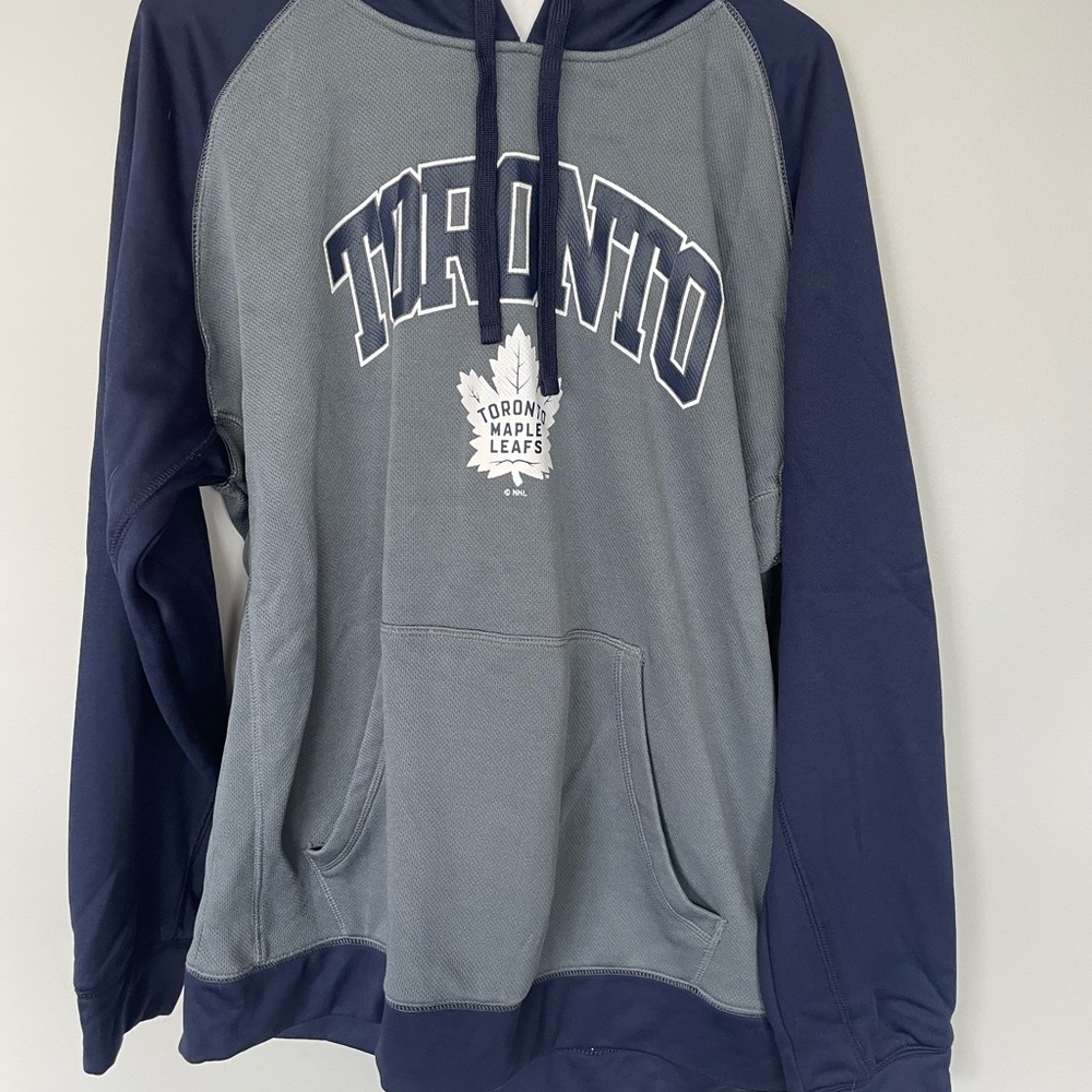 Toronto Maple Leafs NHL Authentic Hoodie. Size Large.